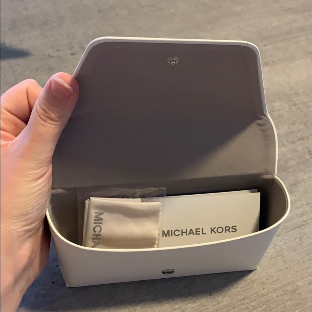 Michael Kors Sunglases Case - Picture 3 of 4